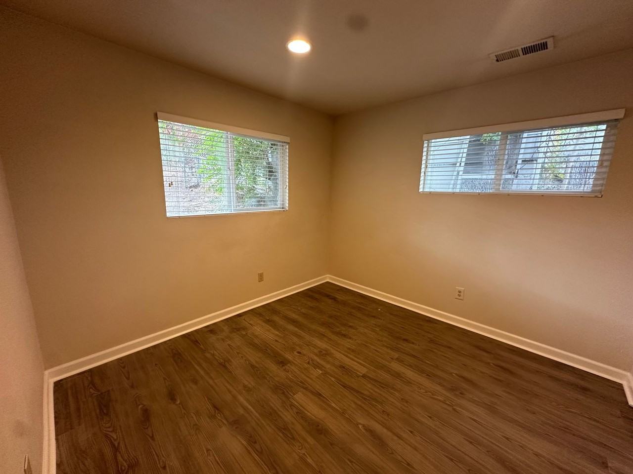 1115 Buena Vista Ave - Photo 3 of 4