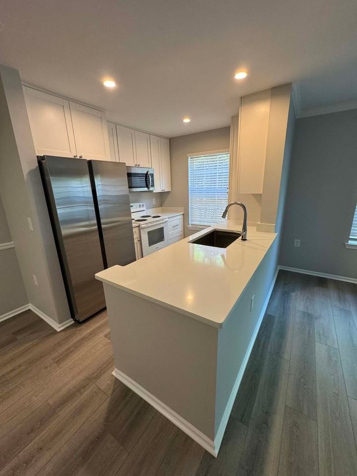 50 Pebble Beach Cv Apt H114 - Photo 5 of 17
