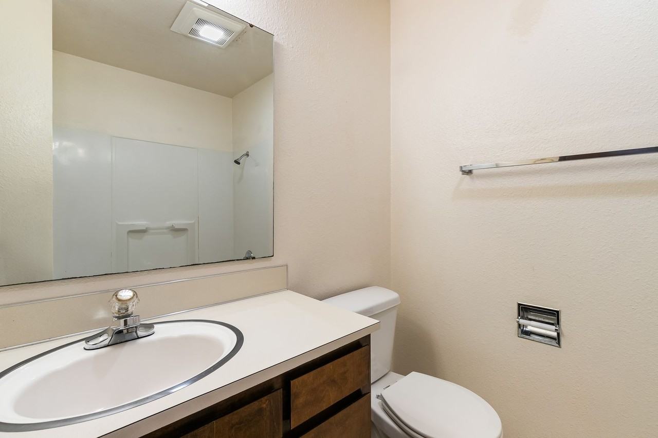 Holly Park Apartments in Ferndale - Photo 6 of 20