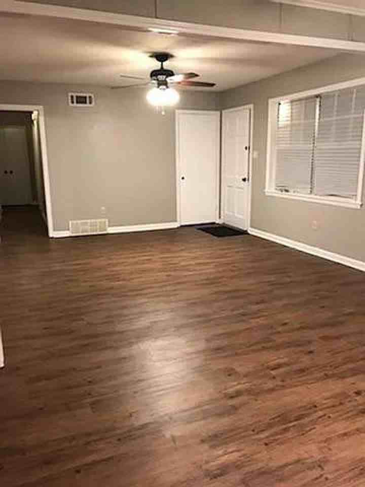 8495 Charleston Dr - Photo 3 of 12
