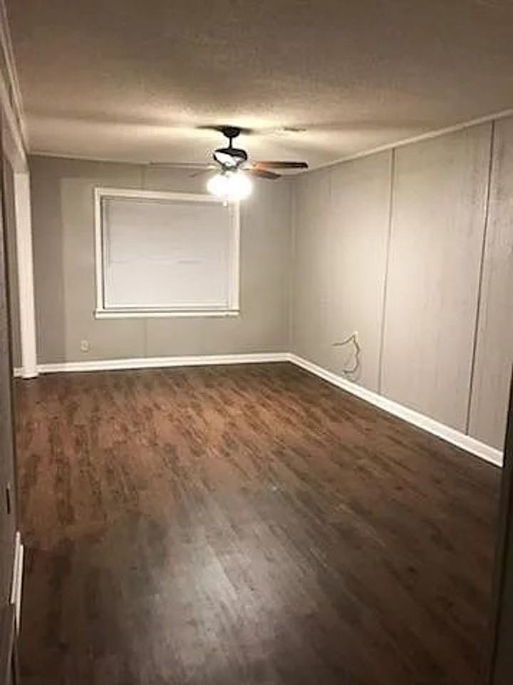 8495 Charleston Dr - Photo 4 of 12