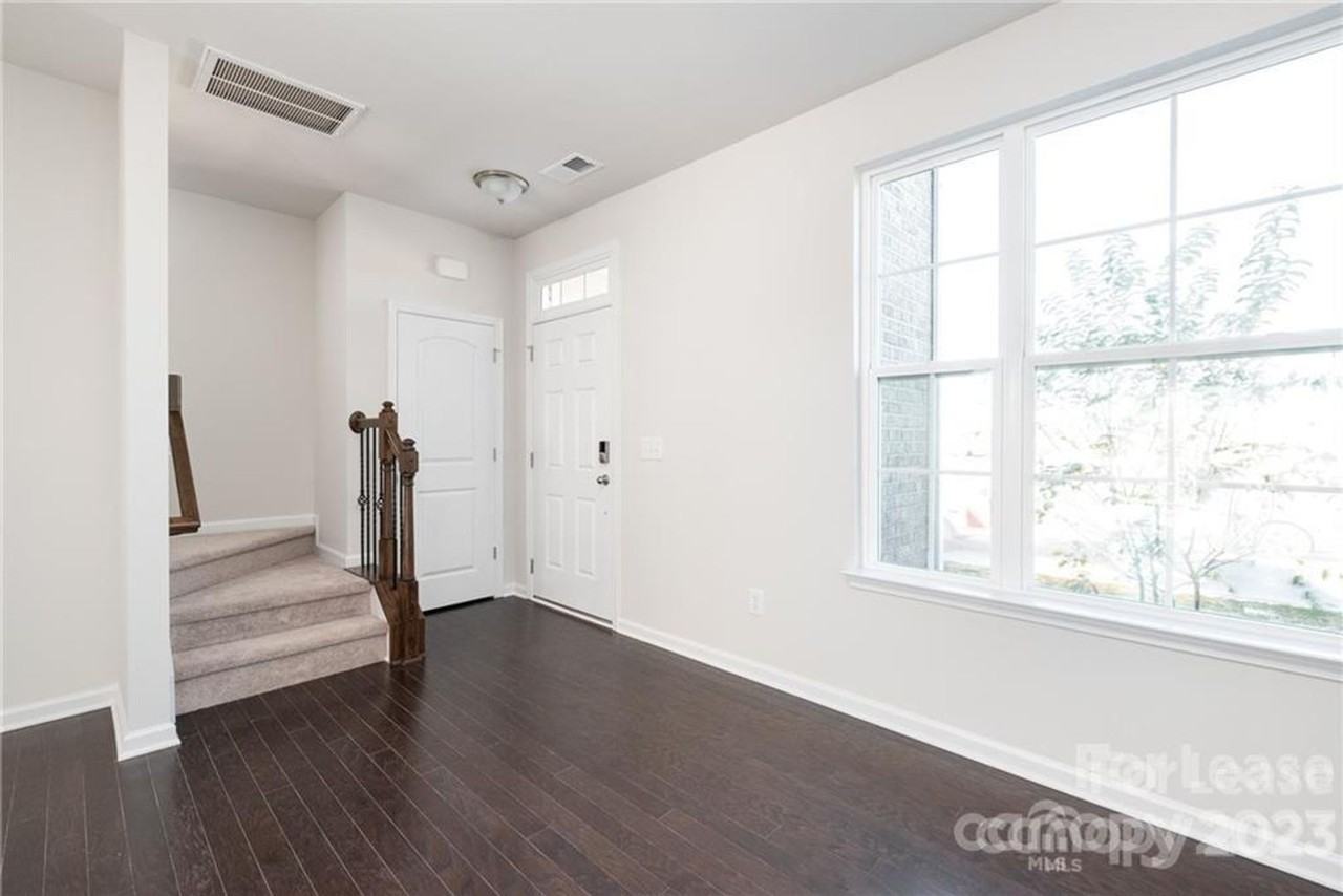 6929 Walnut Branch Ln - Photo 4 of 12
