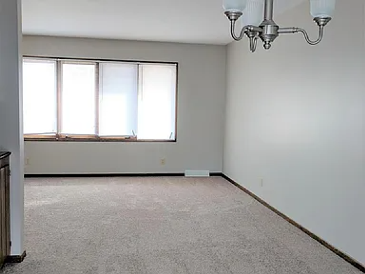 9312 Spaulding St - Photo 3 of 14