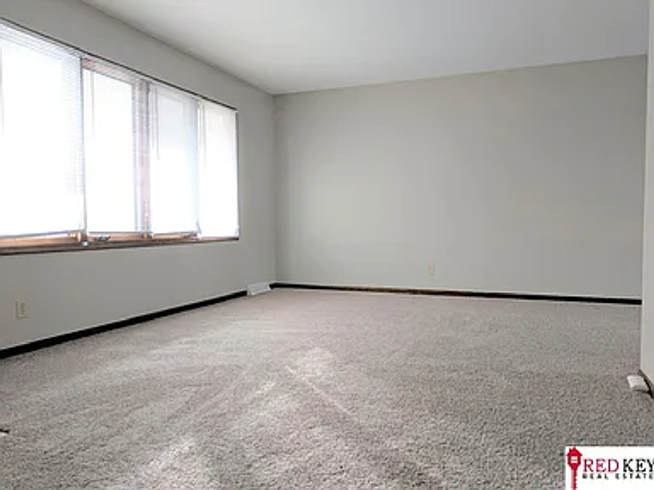 9312 Spaulding St - Photo 7 of 14