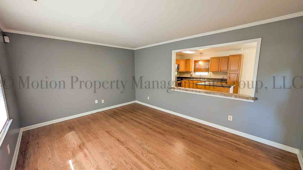 2400 Lawrence Dr - Photo 4 of 15