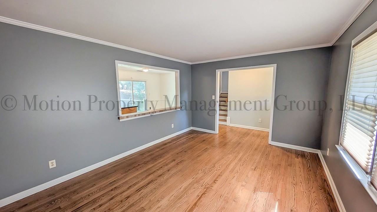 2400 Lawrence Dr - Photo 5 of 15