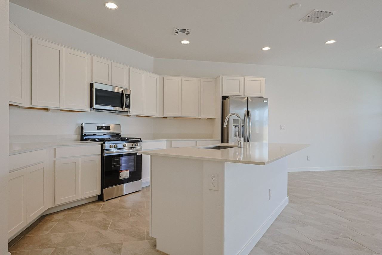7832 W Hide Trl - Photo 6 of 38