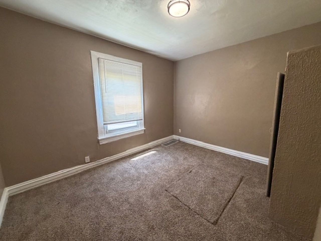 6725 Schofield Pl - Photo 4 of 11