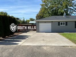 featured image of 865 Bracken St N