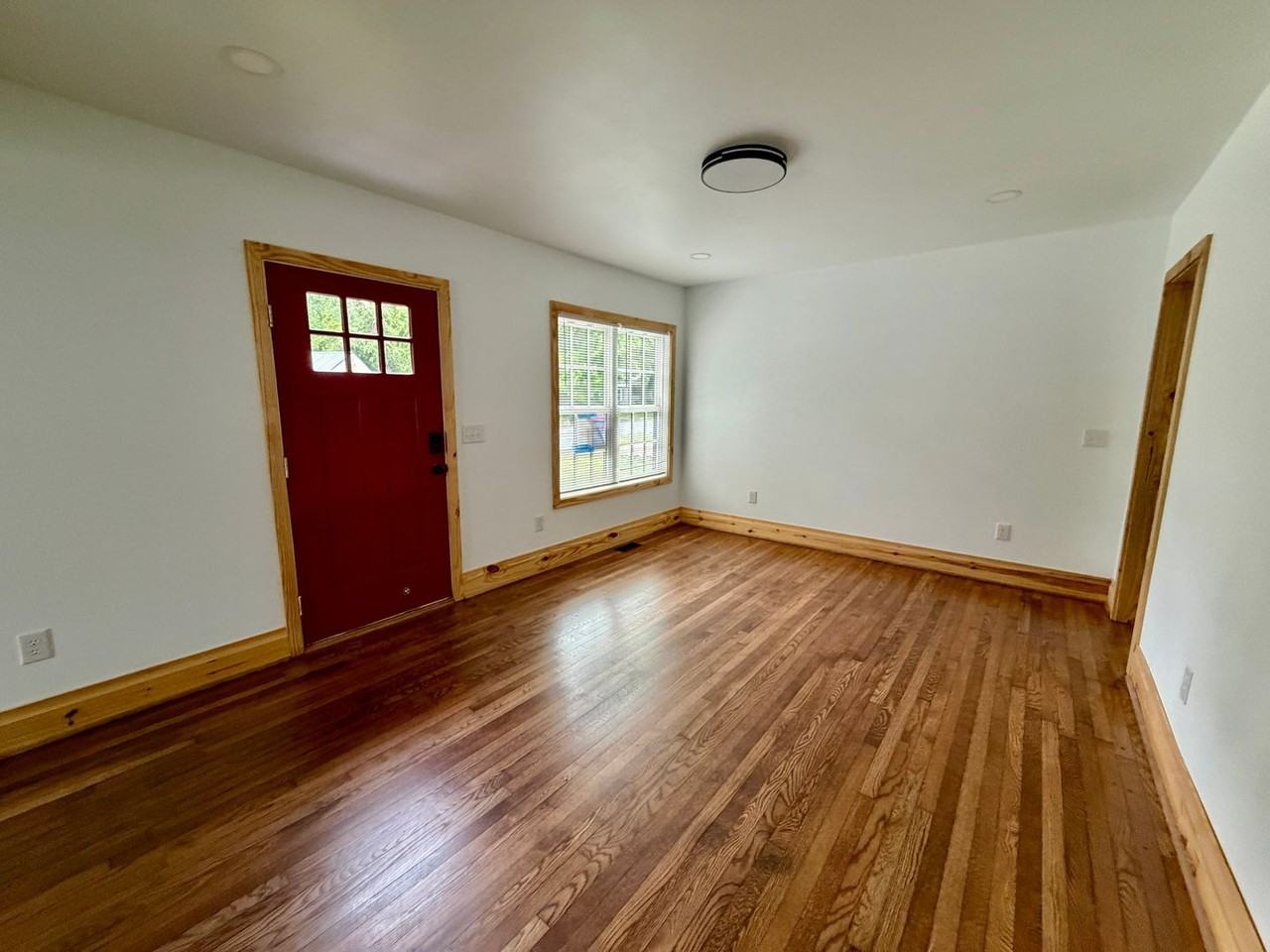 2834 Keats St - Photo 3 of 20
