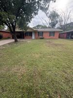 featured image of 1415 Mockingbird Ln
