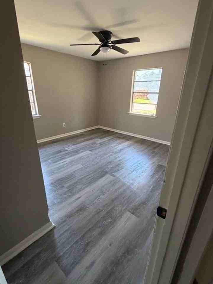 1415 Mockingbird Ln - Photo 6 of 12