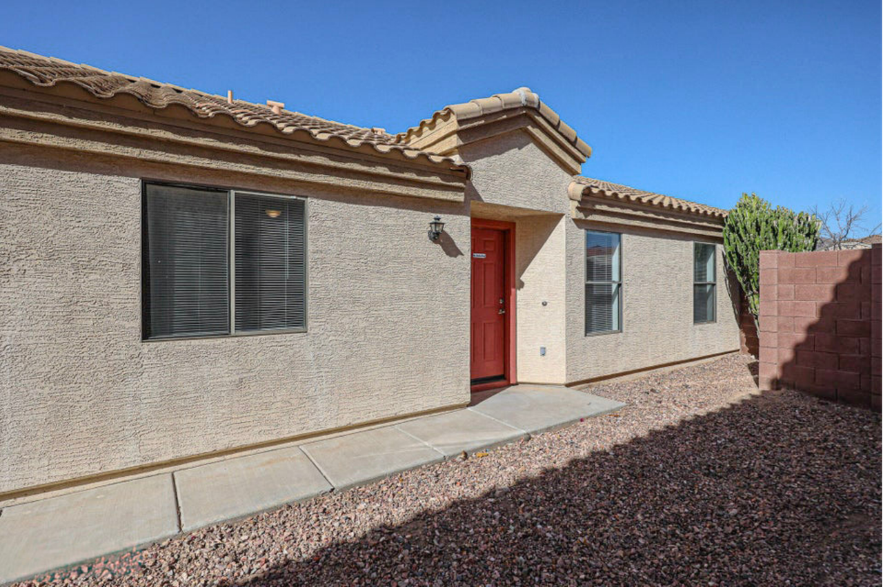 23928 W Desert Bloom St - Photo 7 of 40