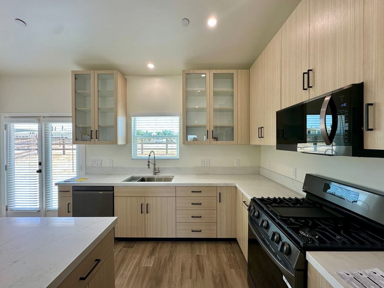 28859 Wickerd Rd - Photo 5 of 47