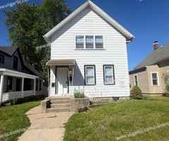 featured image of 1201 Manhattan St