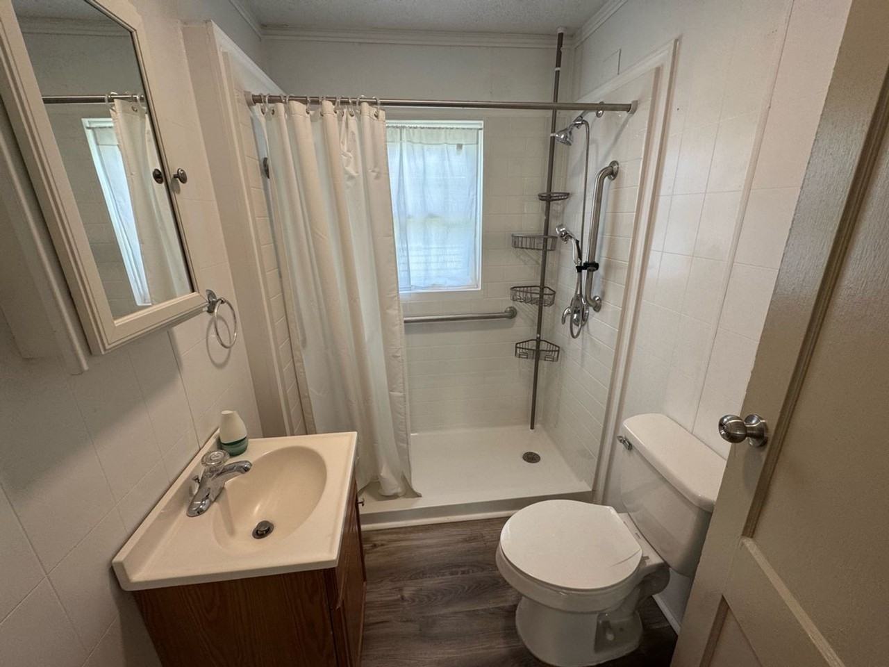 208 Gravely Rd - Photo 4 of 7