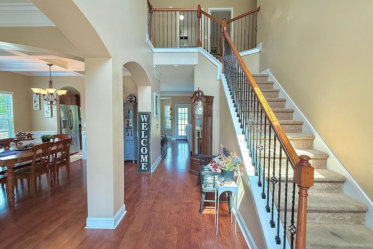 470 Briarcrest Dr Ne - Photo 2 of 50