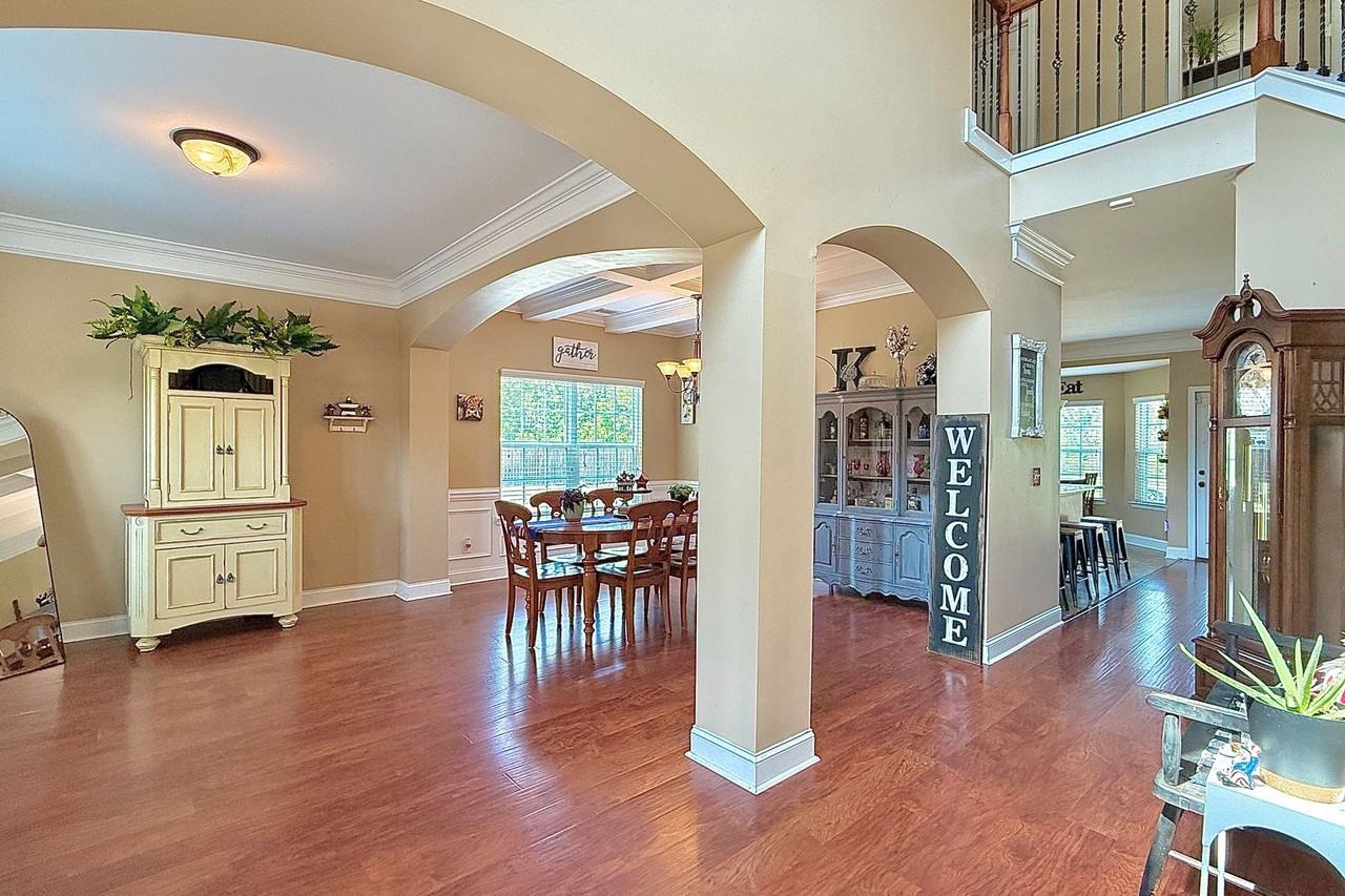 470 Briarcrest Dr Ne - Photo 3 of 50