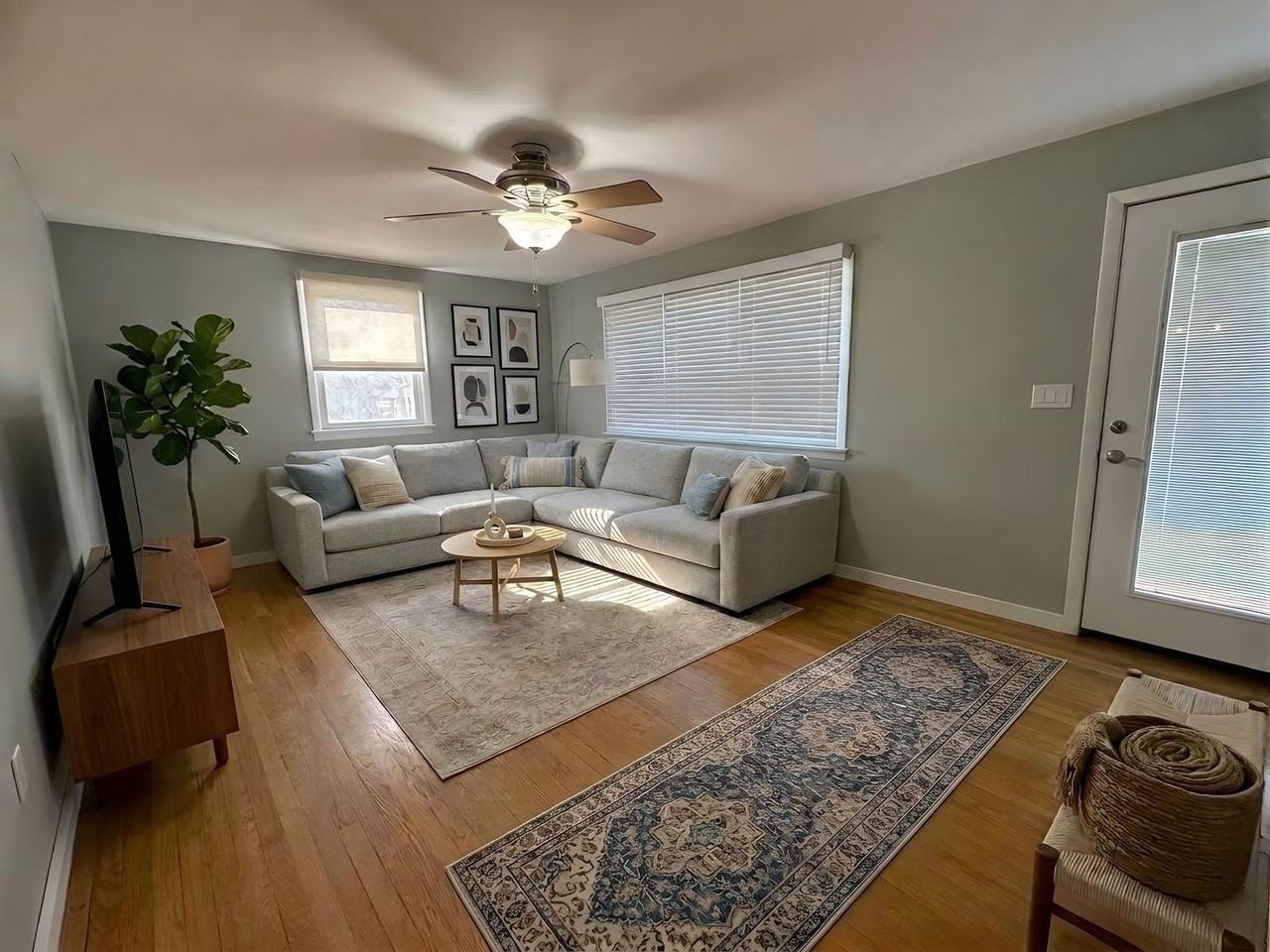 135 Peach Ave - Photo 2 of 26