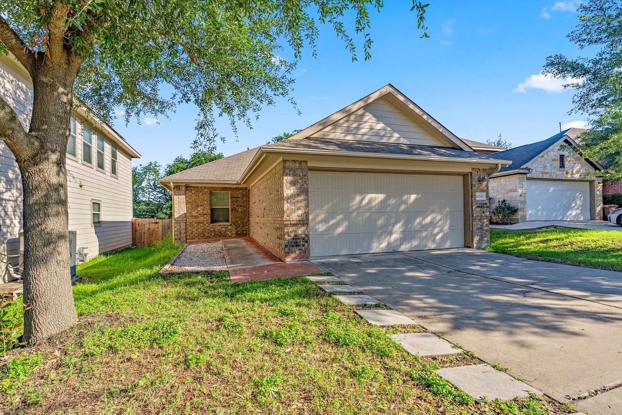 10200 Lone Pine Ln - Photo 2 of 18