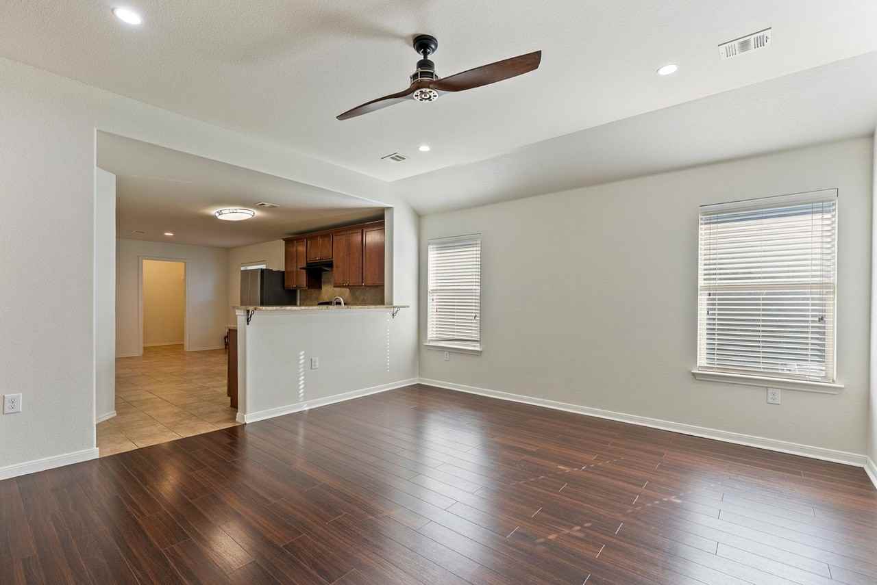 10200 Lone Pine Ln - Photo 4 of 18