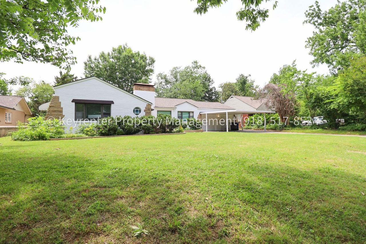 1426 E 32nd Pl - Photo 3 of 41