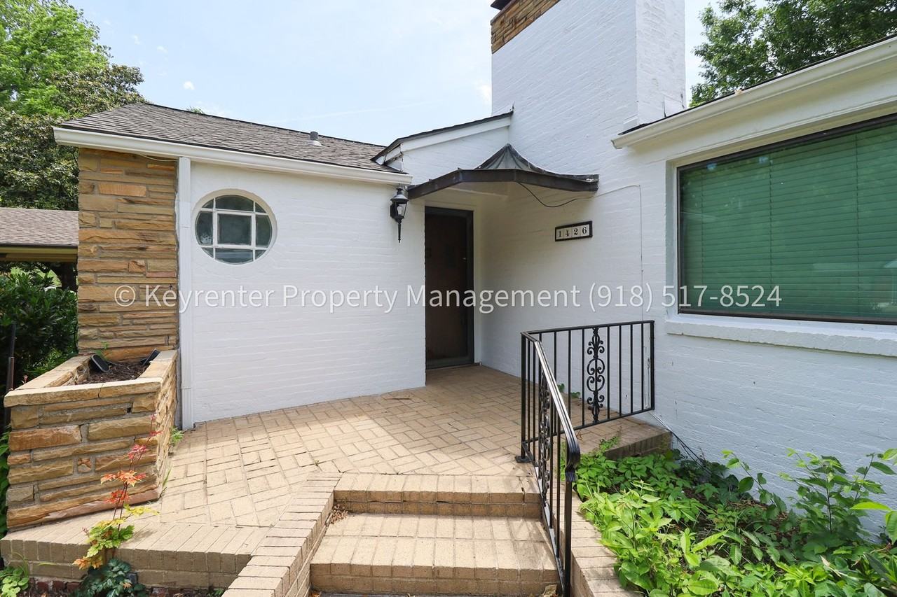 1426 E 32nd Pl - Photo 5 of 41