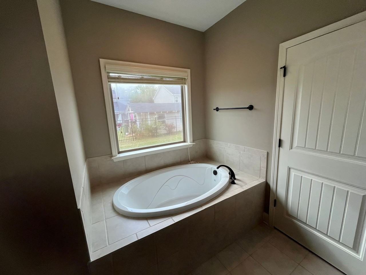 6841 Wren Creek Dr - Photo 7 of 40