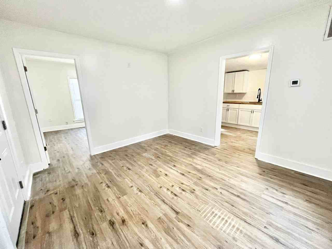 1118 W Whitney Ave - Photo 6 of 28