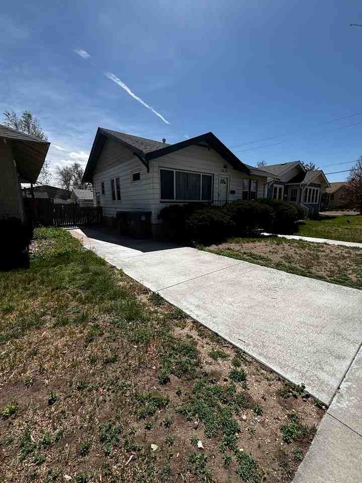 1117 W 31st St - Photo 2 of 50