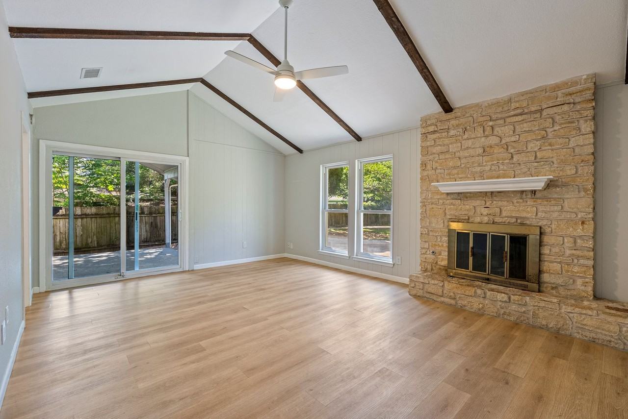 11601 D K Ranch Rd - Photo 4 of 21