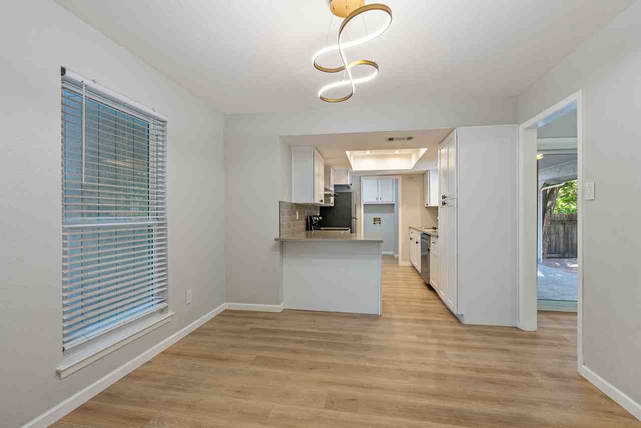 11601 D K Ranch Rd - Photo 5 of 21