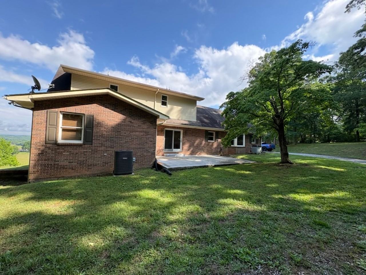 2737 Hickory Ridge Rd - Photo 4 of 28