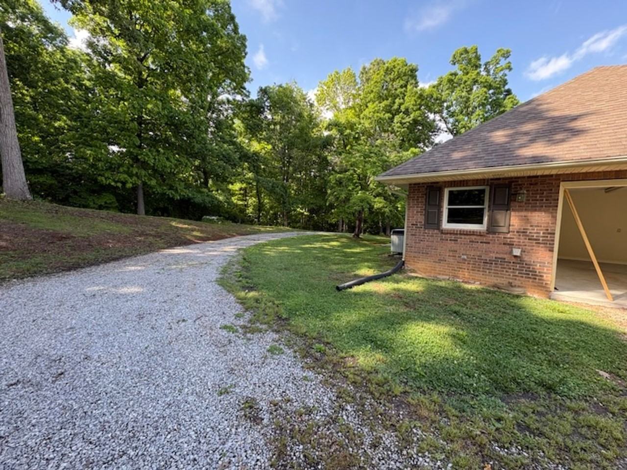 2737 Hickory Ridge Rd - Photo 5 of 28