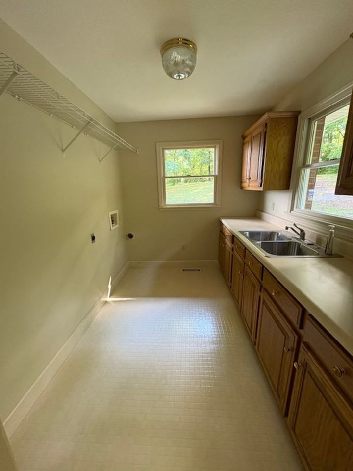 2737 Hickory Ridge Rd - Photo 6 of 28