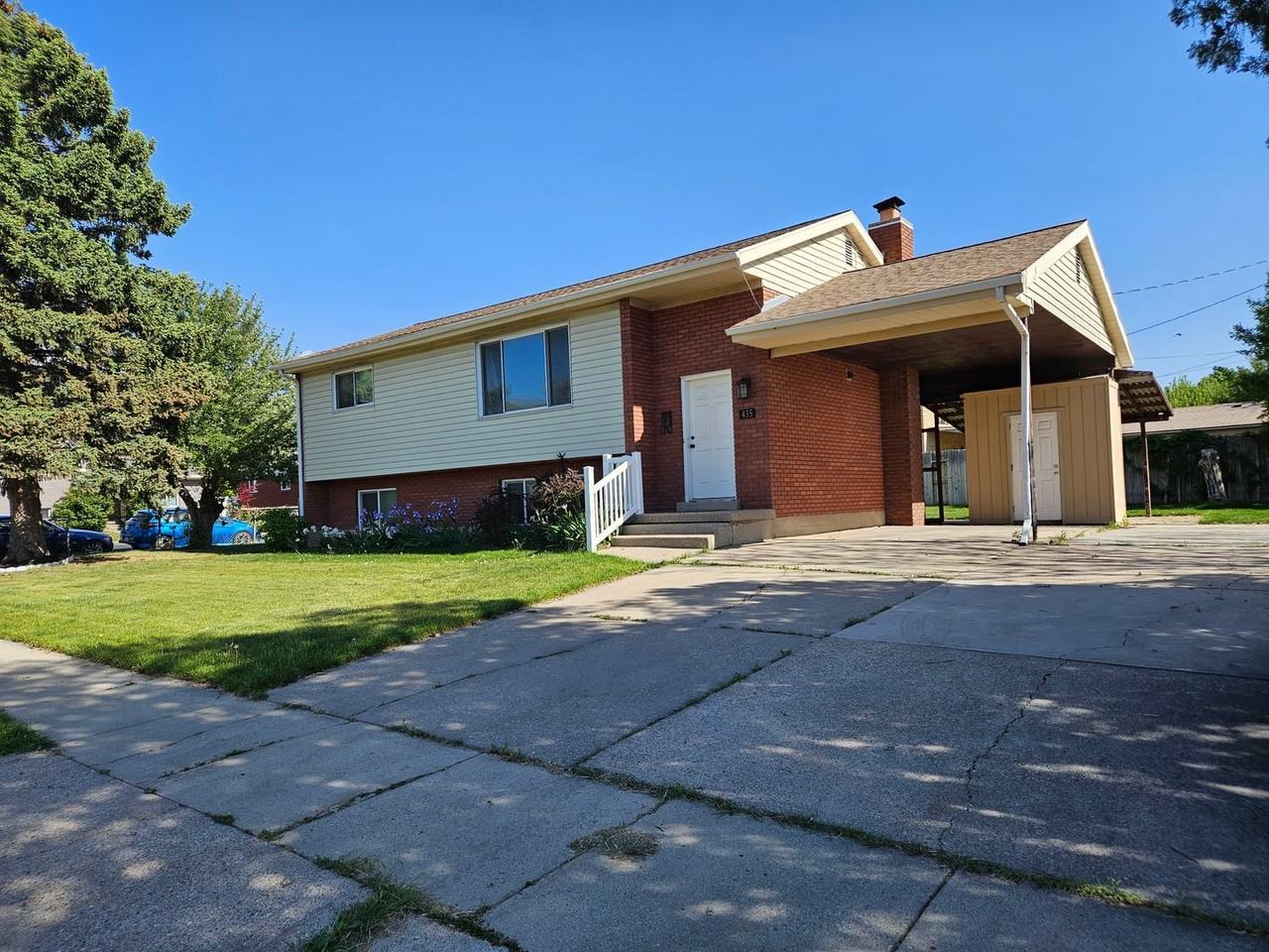 435 W 1250 S - Photo 2 of 30