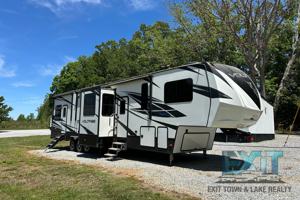 featured image of 17 17 Morris Dr.  - Lot with camper
