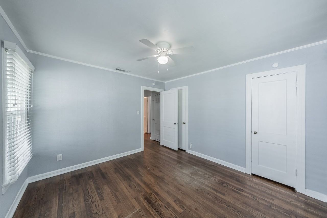 4429 Donnelly Ave - Photo 6 of 33