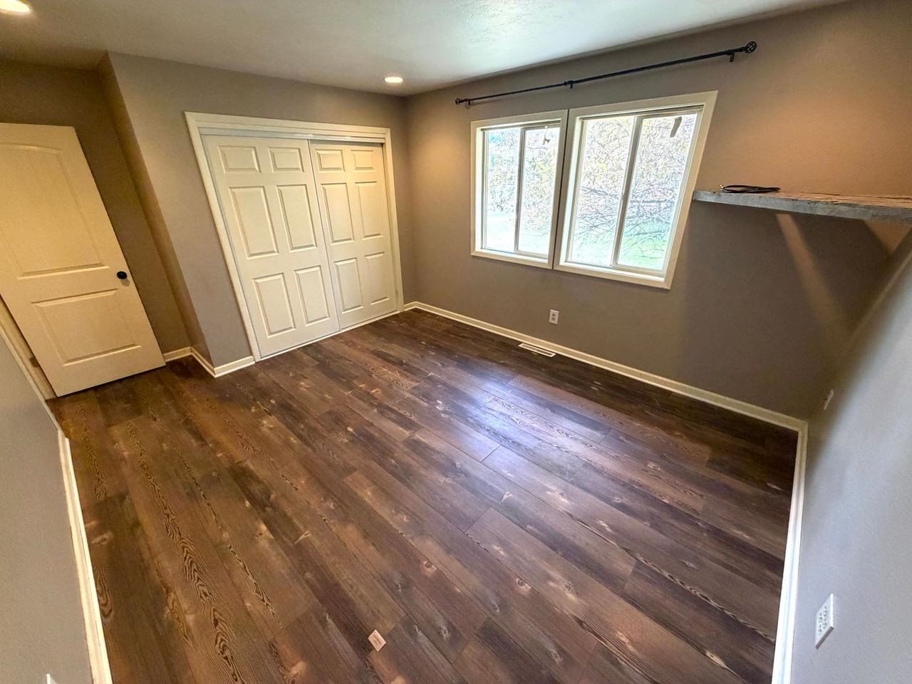 101 Elmwood Ln - Photo 6 of 10