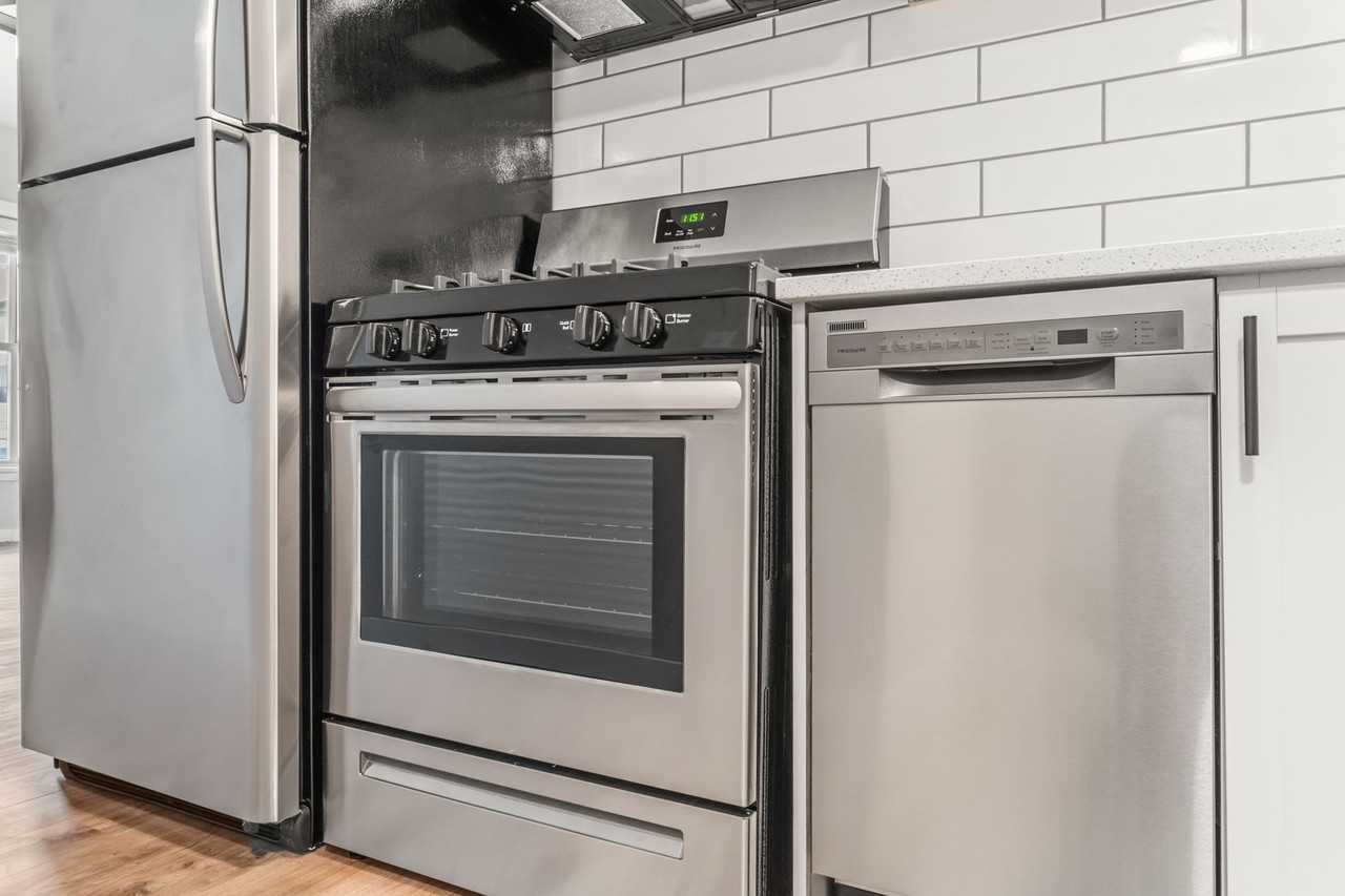 1216 Williamson St - Photo 5 of 22