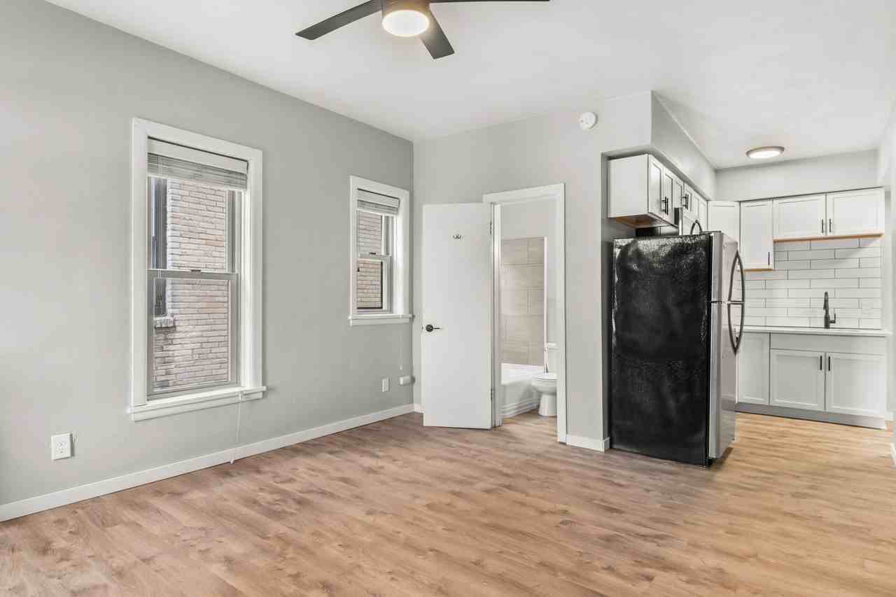 1216 Williamson St - Photo 6 of 22