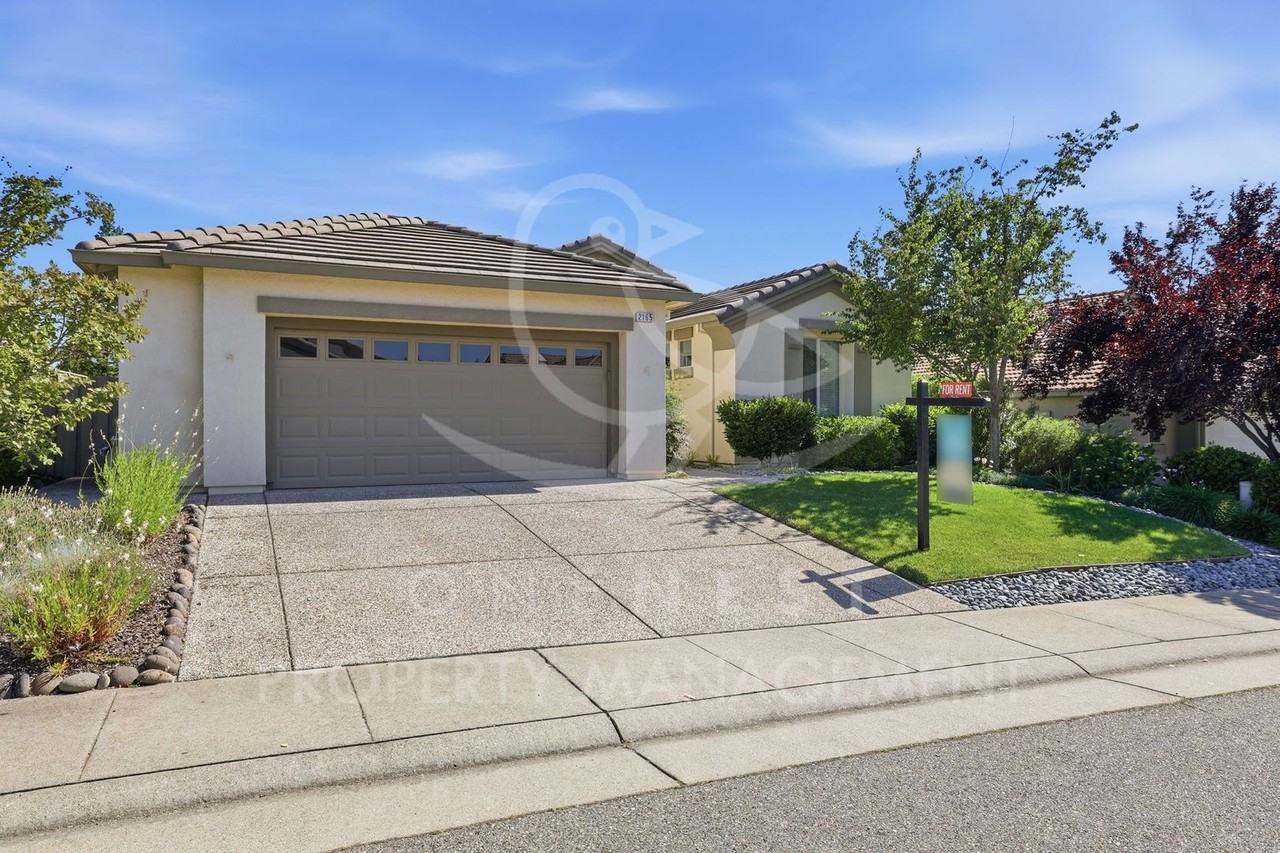 2165 Winding Way - Photo 3 of 32
