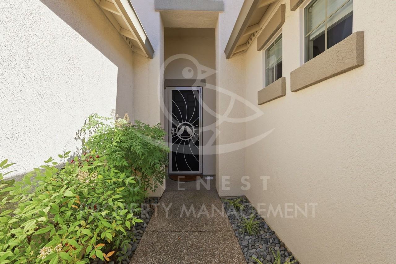 2165 Winding Way - Photo 4 of 32