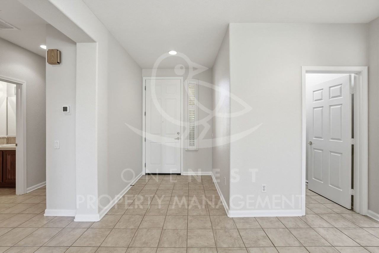 2165 Winding Way - Photo 5 of 32