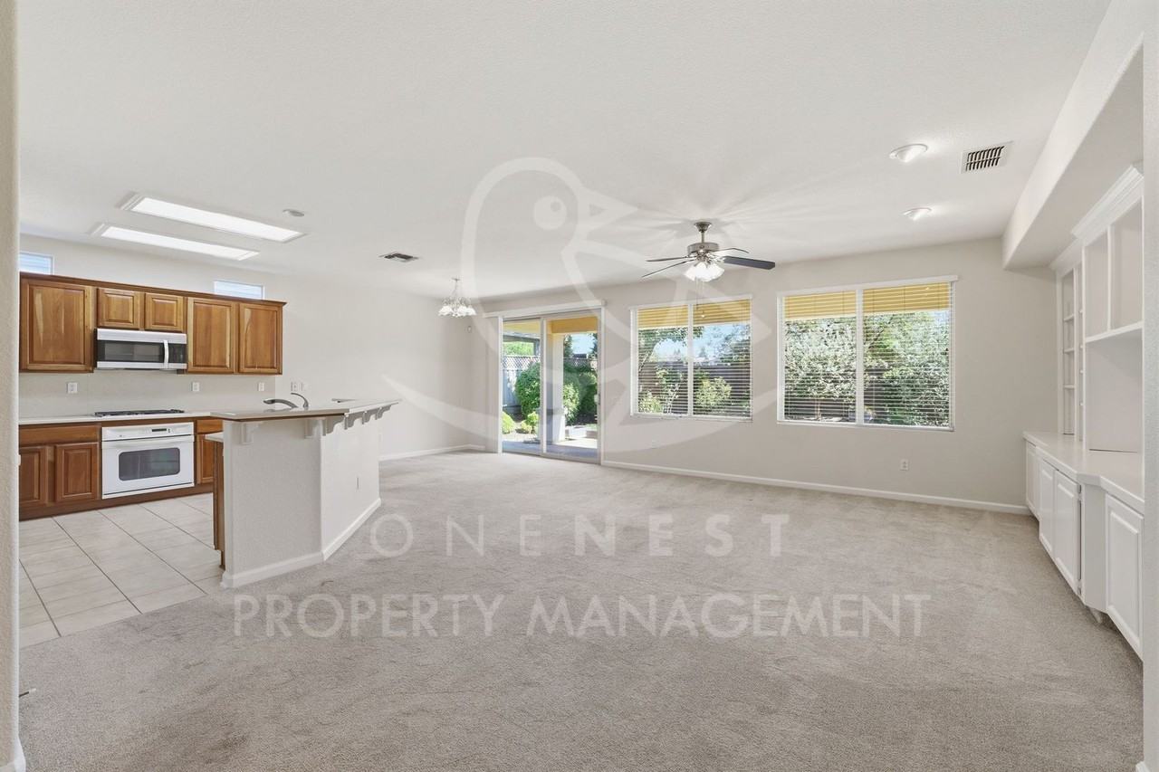 2165 Winding Way - Photo 6 of 32
