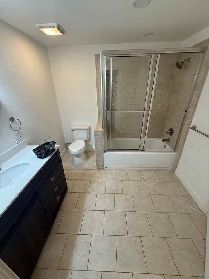 700 Mercedes St - Photo 5 of 12