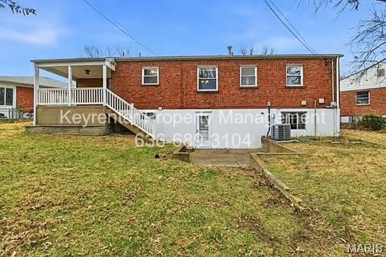 9816 Obrien Ct - Photo 2 of 27
