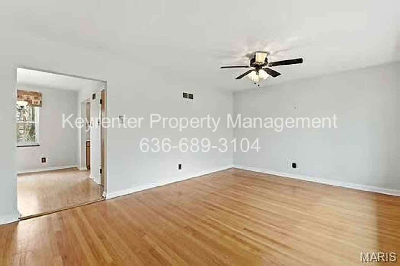 9816 Obrien Ct - Photo 3 of 27