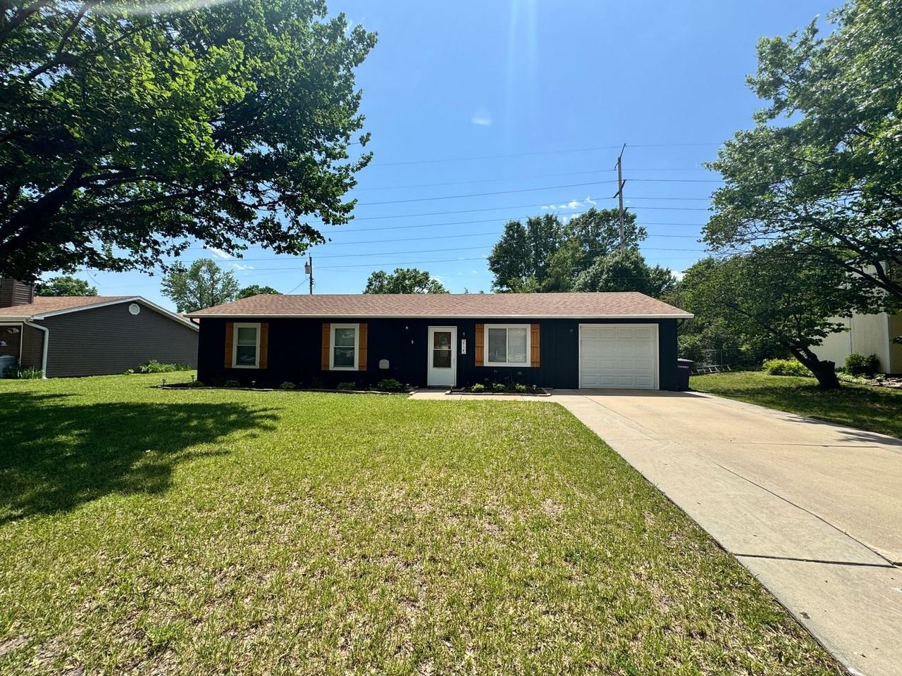 2125 Griffith Ter - Photo 2 of 21