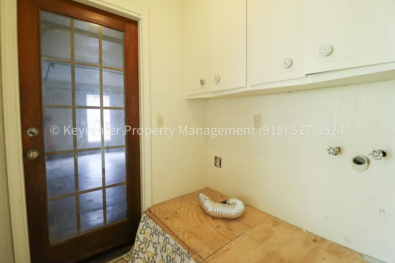 12804 E 13th St - Photo 5 of 31